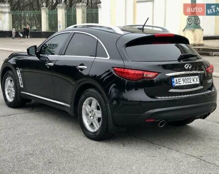 Черный Инфинити QX70, объемом двигателя 3.7 л и пробегом 138 тыс. км за 15900 $, фото 8 на Automoto.ua