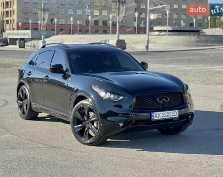 Черный Инфинити QX70, объемом двигателя 5 л и пробегом 171 тыс. км за 18900 $, фото 5 на Automoto.ua