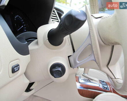 Черный Инфинити QX70, объемом двигателя 3.7 л и пробегом 235 тыс. км за 17300 $, фото 30 на Automoto.ua