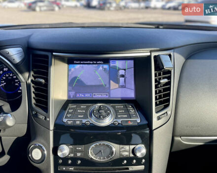 Черный Инфинити QX70, объемом двигателя 5 л и пробегом 171 тыс. км за 18900 $, фото 48 на Automoto.ua