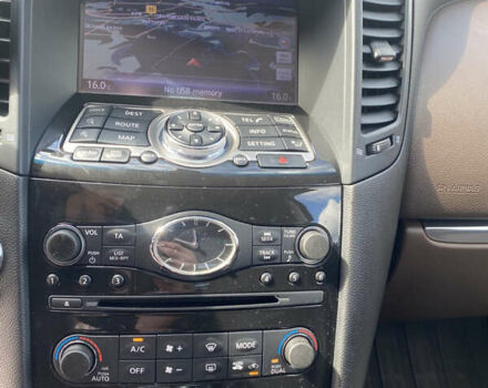 Чорний Інфініті QX70, об'ємом двигуна 2.99 л та пробігом 173 тис. км за 18000 $, фото 16 на Automoto.ua