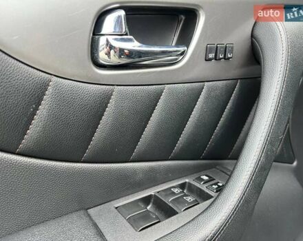 Чорний Інфініті QX70, об'ємом двигуна 3.7 л та пробігом 190 тис. км за 16900 $, фото 13 на Automoto.ua