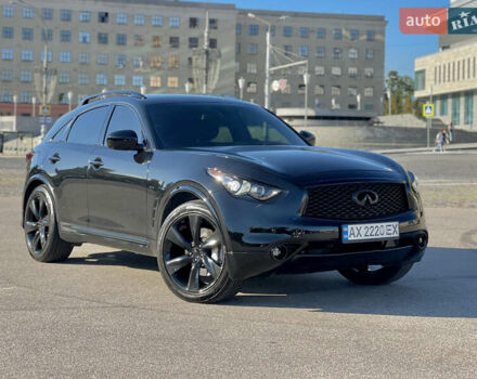 Черный Инфинити QX70, объемом двигателя 5 л и пробегом 171 тыс. км за 18900 $, фото 1 на Automoto.ua