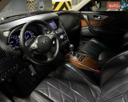 Черный Инфинити QX70, объемом двигателя 3.7 л и пробегом 151 тыс. км за 19700 $, фото 28 на Automoto.ua