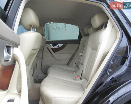 Черный Инфинити QX70, объемом двигателя 3.7 л и пробегом 235 тыс. км за 17300 $, фото 42 на Automoto.ua