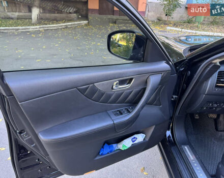 Черный Инфинити QX70, объемом двигателя 3.7 л и пробегом 185 тыс. км за 17999 $, фото 14 на Automoto.ua