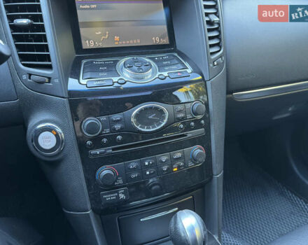 Черный Инфинити QX70, объемом двигателя 3.7 л и пробегом 185 тыс. км за 17999 $, фото 35 на Automoto.ua