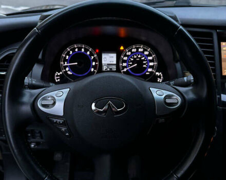 Черный Инфинити QX70, объемом двигателя 3.7 л и пробегом 230 тыс. км за 16500 $, фото 29 на Automoto.ua