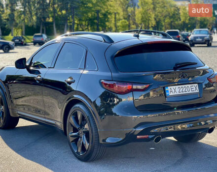 Черный Инфинити QX70, объемом двигателя 5 л и пробегом 171 тыс. км за 18900 $, фото 13 на Automoto.ua