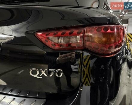Черный Инфинити QX70, объемом двигателя 3.7 л и пробегом 151 тыс. км за 19700 $, фото 19 на Automoto.ua