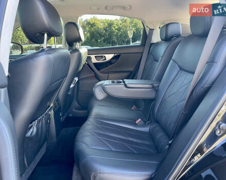 Черный Инфинити QX70, объемом двигателя 5 л и пробегом 171 тыс. км за 18900 $, фото 34 на Automoto.ua