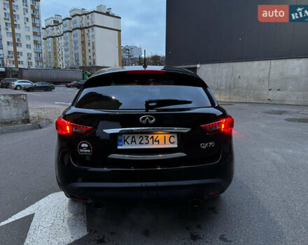 Черный Инфинити QX70, объемом двигателя 3.7 л и пробегом 230 тыс. км за 16500 $, фото 14 на Automoto.ua