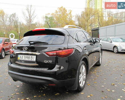Черный Инфинити QX70, объемом двигателя 3.7 л и пробегом 235 тыс. км за 17300 $, фото 6 на Automoto.ua