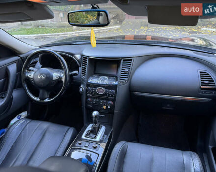 Черный Инфинити QX70, объемом двигателя 3.7 л и пробегом 185 тыс. км за 17999 $, фото 23 на Automoto.ua