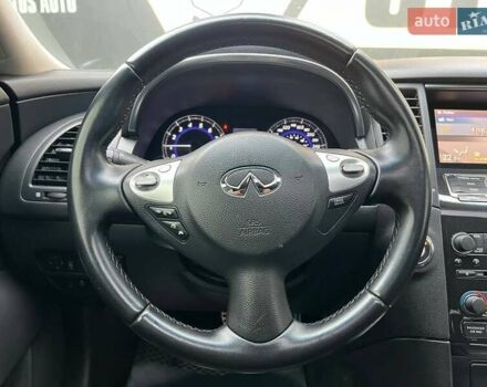 Чорний Інфініті QX70, об'ємом двигуна 3.7 л та пробігом 190 тис. км за 16900 $, фото 18 на Automoto.ua