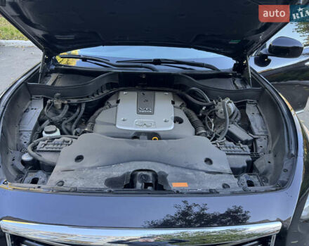 Черный Инфинити QX70, объемом двигателя 3.7 л и пробегом 185 тыс. км за 17999 $, фото 31 на Automoto.ua