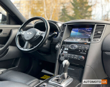 Чорний Інфініті QX70, об'ємом двигуна 3 л та пробігом 165 тис. км за 18500 $, фото 10 на Automoto.ua