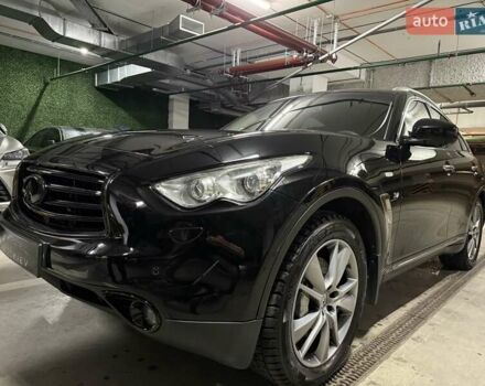 Черный Инфинити QX70, объемом двигателя 3.7 л и пробегом 151 тыс. км за 19700 $, фото 4 на Automoto.ua