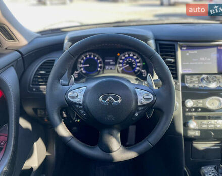 Черный Инфинити QX70, объемом двигателя 5 л и пробегом 171 тыс. км за 18900 $, фото 45 на Automoto.ua