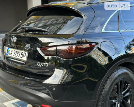 Чорний Інфініті QX70, об'ємом двигуна 3.7 л та пробігом 139 тис. км за 18000 $, фото 10 на Automoto.ua