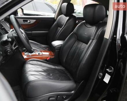 Черный Инфинити QX70, объемом двигателя 3.7 л и пробегом 150 тыс. км за 19500 $, фото 8 на Automoto.ua