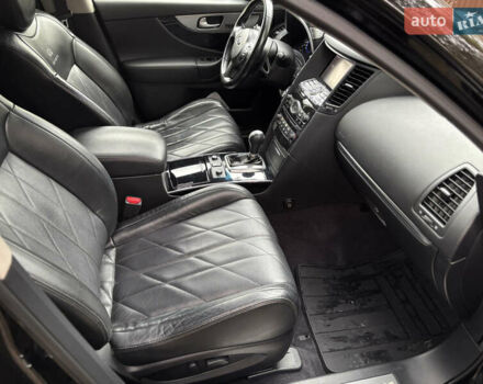 Инфинити QX70 2013 в Киеве на Automoto.ua Черный Инфинити QX70, объемом двигателя 3.7 л и пробегом 136 тыс. км за 18900 $, фото 25 на Automoto.ua