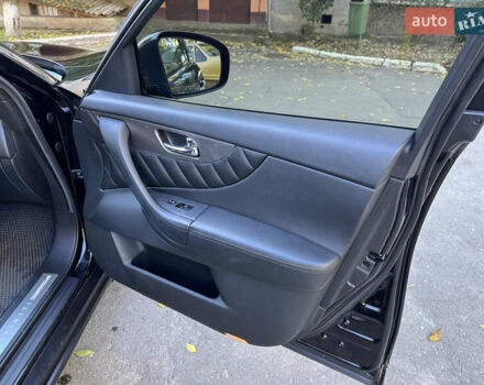 Черный Инфинити QX70, объемом двигателя 3.7 л и пробегом 185 тыс. км за 17999 $, фото 25 на Automoto.ua