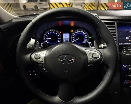 Черный Инфинити QX70, объемом двигателя 3.7 л и пробегом 151 тыс. км за 19700 $, фото 31 на Automoto.ua