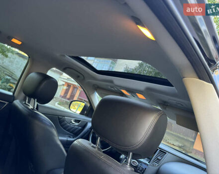 Черный Инфинити QX70, объемом двигателя 3.7 л и пробегом 185 тыс. км за 17999 $, фото 21 на Automoto.ua