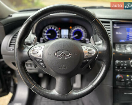 Инфинити QX70 2013 в Киеве на Automoto.ua Черный Инфинити QX70, объемом двигателя 3.7 л и пробегом 136 тыс. км за 18900 $, фото 12 на Automoto.ua