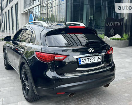 Черный Инфинити QX70, объемом двигателя 3.7 л и пробегом 170 тыс. км за 16500 $, фото 12 на Automoto.ua