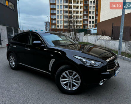 Черный Инфинити QX70, объемом двигателя 3.7 л и пробегом 230 тыс. км за 16500 $, фото 2 на Automoto.ua