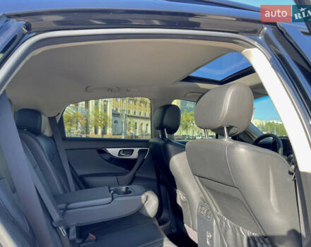 Черный Инфинити QX70, объемом двигателя 5 л и пробегом 171 тыс. км за 18900 $, фото 40 на Automoto.ua