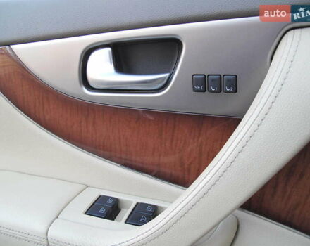 Черный Инфинити QX70, объемом двигателя 3.7 л и пробегом 235 тыс. км за 17300 $, фото 81 на Automoto.ua