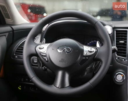 Черный Инфинити QX70, объемом двигателя 3.7 л и пробегом 150 тыс. км за 19500 $, фото 15 на Automoto.ua