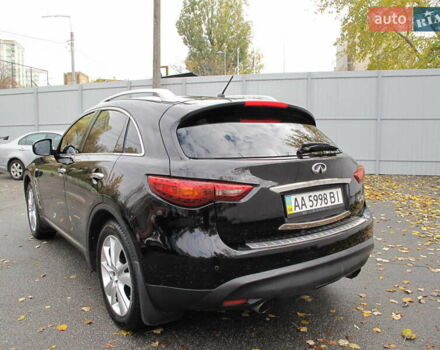 Черный Инфинити QX70, объемом двигателя 3.7 л и пробегом 235 тыс. км за 17300 $, фото 7 на Automoto.ua