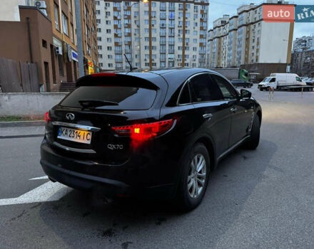 Черный Инфинити QX70, объемом двигателя 3.7 л и пробегом 230 тыс. км за 16500 $, фото 19 на Automoto.ua