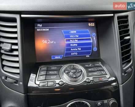 Инфинити QX70 2013 в Киеве на Automoto.ua Черный Инфинити QX70, объемом двигателя 3.7 л и пробегом 136 тыс. км за 18900 $, фото 14 на Automoto.ua