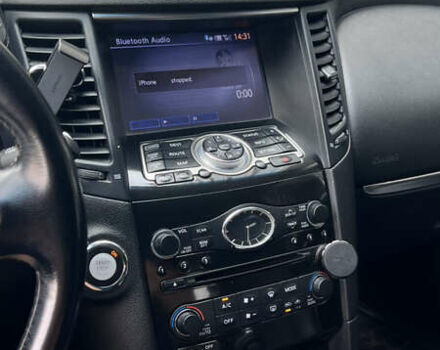 Черный Инфинити QX70, объемом двигателя 3.7 л и пробегом 170 тыс. км за 16500 $, фото 16 на Automoto.ua