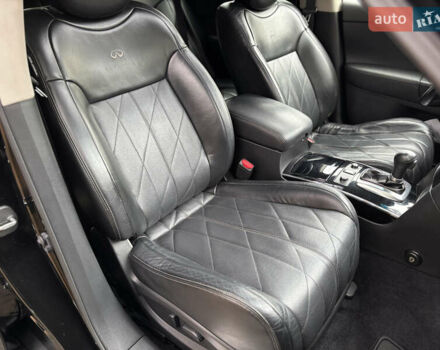 Инфинити QX70 2013 в Киеве на Automoto.ua Черный Инфинити QX70, объемом двигателя 3.7 л и пробегом 136 тыс. км за 18900 $, фото 26 на Automoto.ua