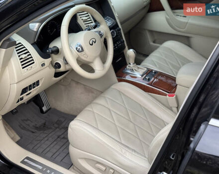 Черный Инфинити QX70, объемом двигателя 2.99 л и пробегом 154 тыс. км за 18700 $, фото 12 на Automoto.ua
