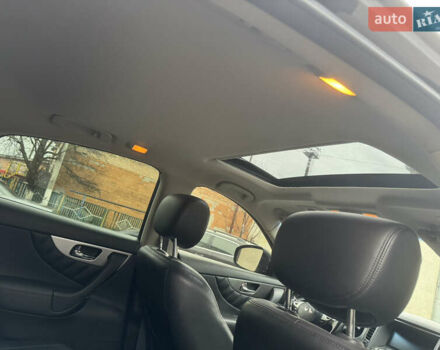 Черный Инфинити QX70, объемом двигателя 3.7 л и пробегом 185 тыс. км за 17700 $, фото 17 на Automoto.ua