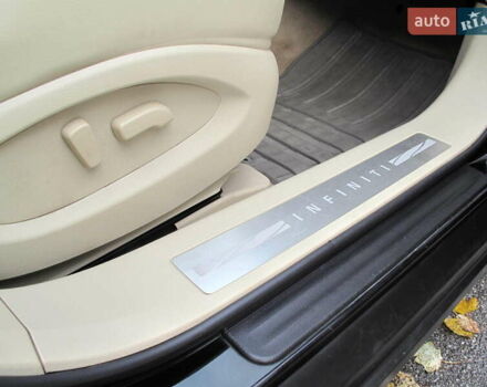 Черный Инфинити QX70, объемом двигателя 3.7 л и пробегом 235 тыс. км за 17300 $, фото 67 на Automoto.ua