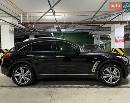 Черный Инфинити QX70, объемом двигателя 3.7 л и пробегом 151 тыс. км за 19700 $, фото 12 на Automoto.ua