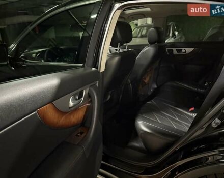 Черный Инфинити QX70, объемом двигателя 3.7 л и пробегом 151 тыс. км за 19700 $, фото 47 на Automoto.ua