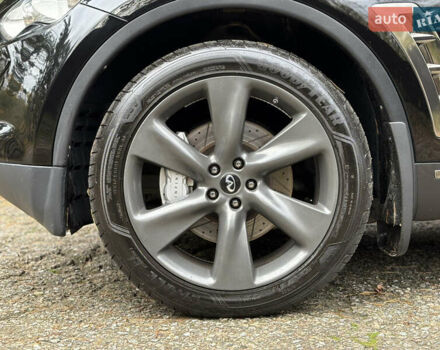 Инфинити QX70 2013 в Киеве на Automoto.ua Черный Инфинити QX70, объемом двигателя 3.7 л и пробегом 136 тыс. км за 18900 $, фото 6 на Automoto.ua