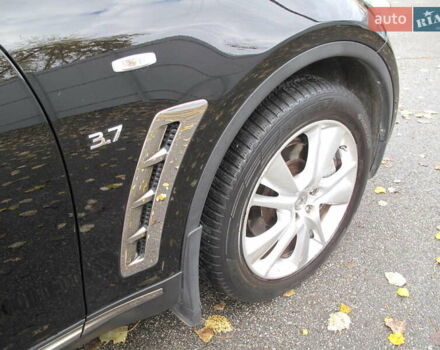 Черный Инфинити QX70, объемом двигателя 3.7 л и пробегом 235 тыс. км за 17300 $, фото 57 на Automoto.ua