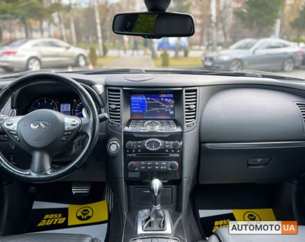 Чорний Інфініті QX70, об'ємом двигуна 3 л та пробігом 165 тис. км за 18500 $, фото 13 на Automoto.ua