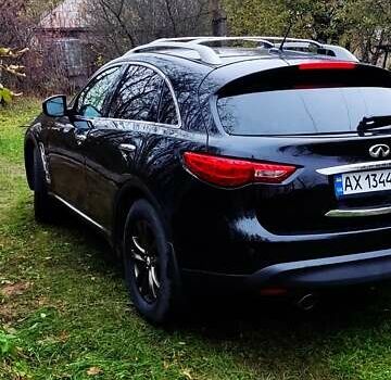 Черный Инфинити QX70, объемом двигателя 3.7 л и пробегом 192 тыс. км за 15500 $, фото 7 на Automoto.ua