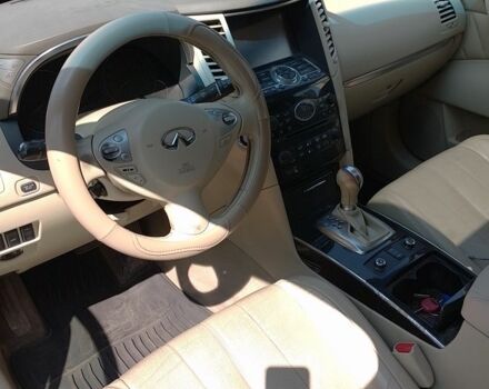 Черный Инфинити QX70, объемом двигателя 3.7 л и пробегом 172 тыс. км за 14279 $, фото 2 на Automoto.ua